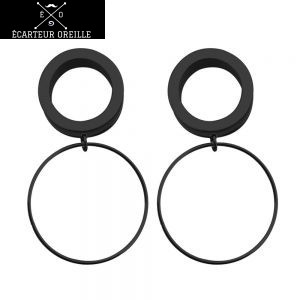 Boucle d'oreille dans écarteur anneau
